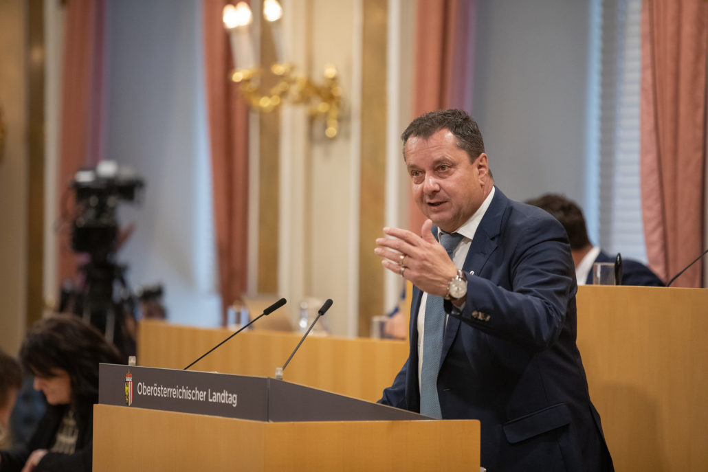 LAbg. Anton Froschauer im Landtag Fotocredits: Land OÖ/Charlotte Guggenberger